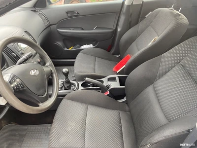 Hyundai i30 5d 1,4 CVVT 5MT ISG Classic 2010, photo 5/10