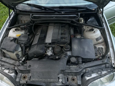 BMW 320 iA 2,2 4d 2001, photo 8/8