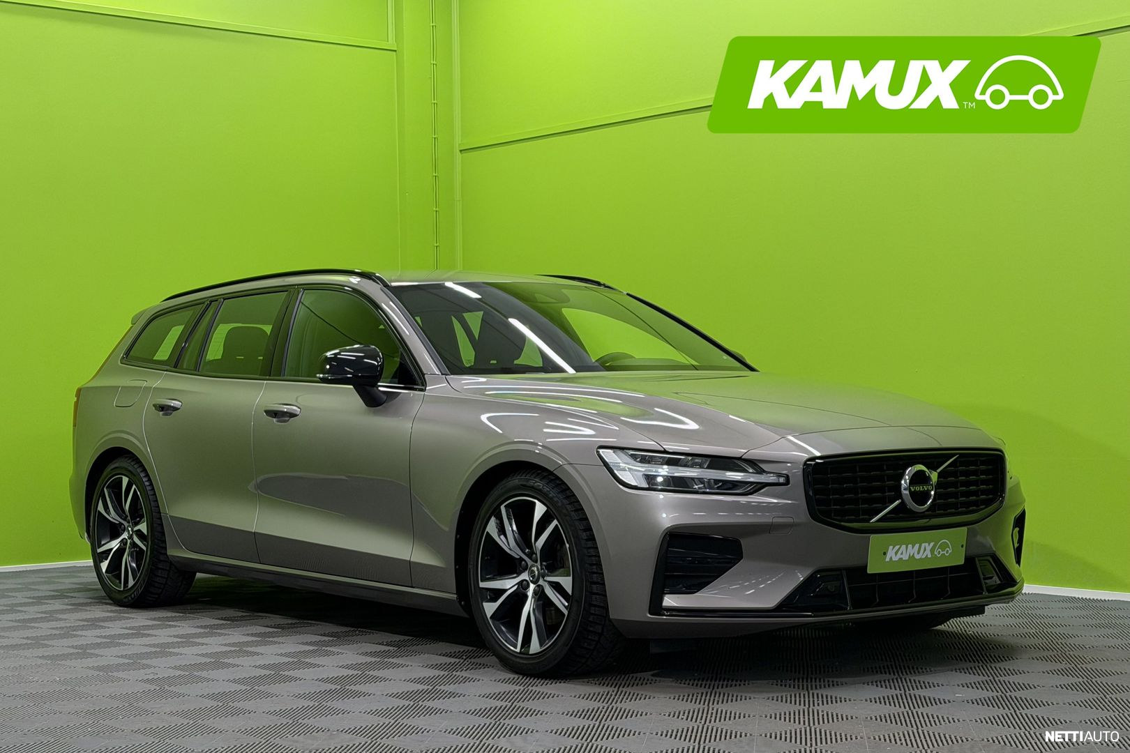 Volvo V60 2022, photo 1/33