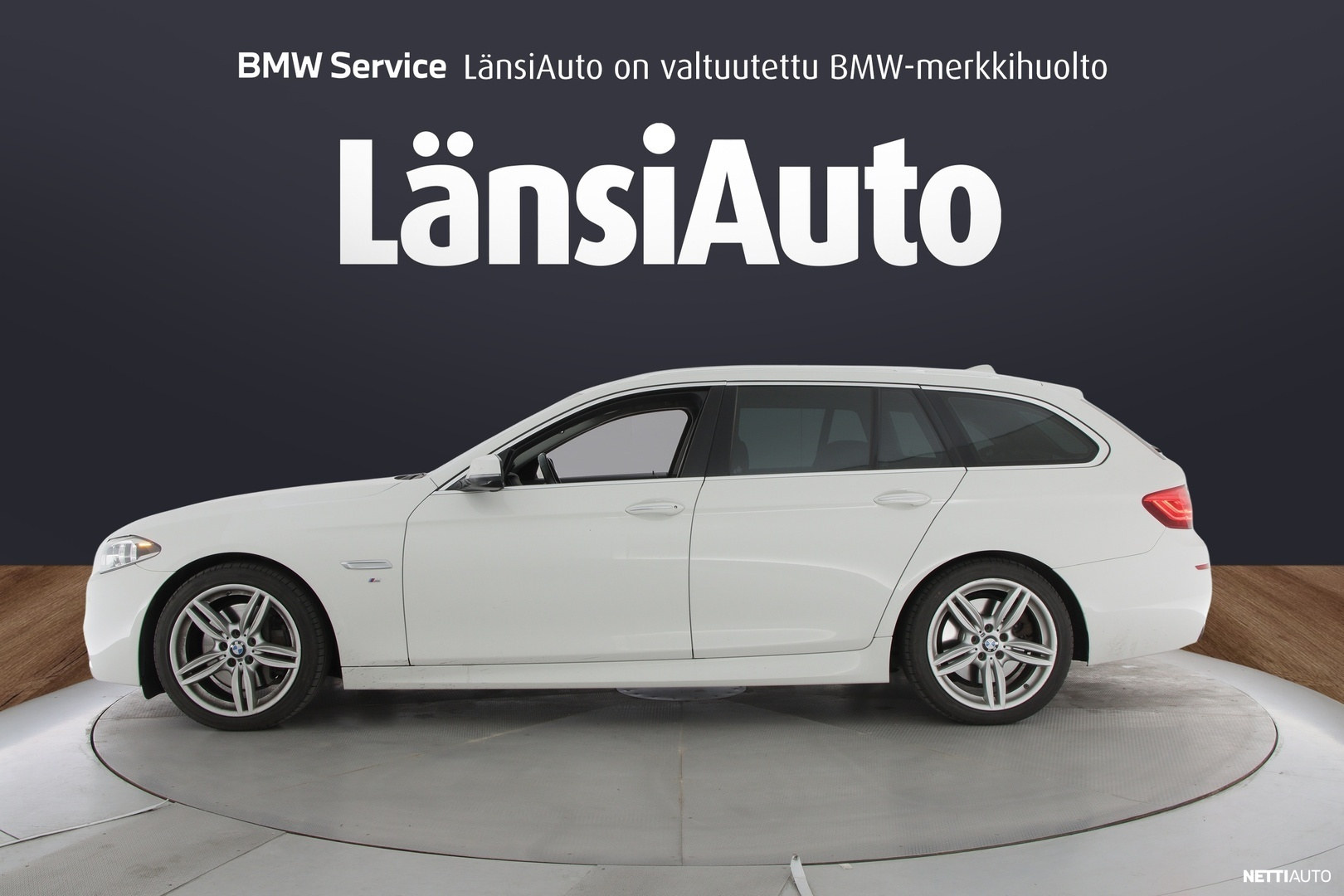 BMW 530 2016, photo 6/47
