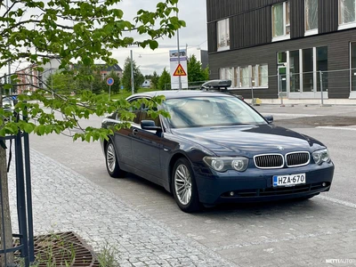 BMW 745 2002, photo 1/16