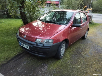 Fiat Punto 2002, photo 1/8