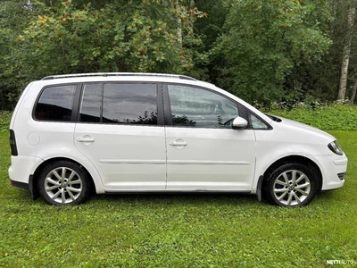 Volkswagen Touran 2009, photo 3/13