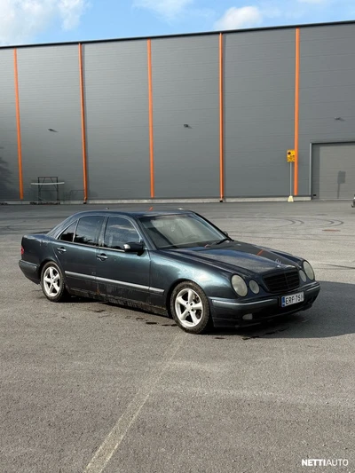 Mercedes-Benz E 320 CDI Elegance 1999, kuva 2/10