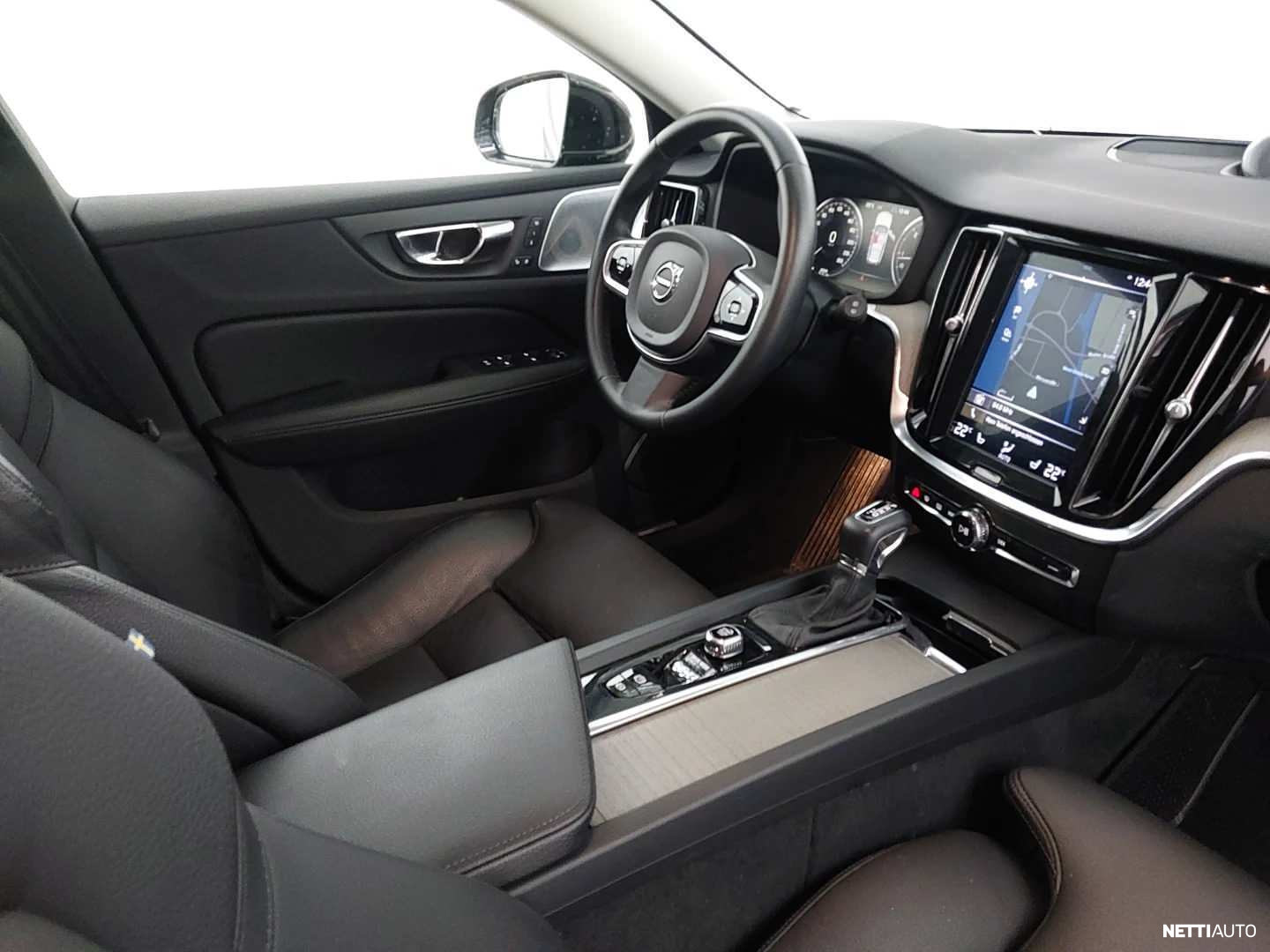 Volvo V60 2020, photo 6/8