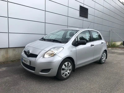 Toyota Yaris 2011, kuva 1/2