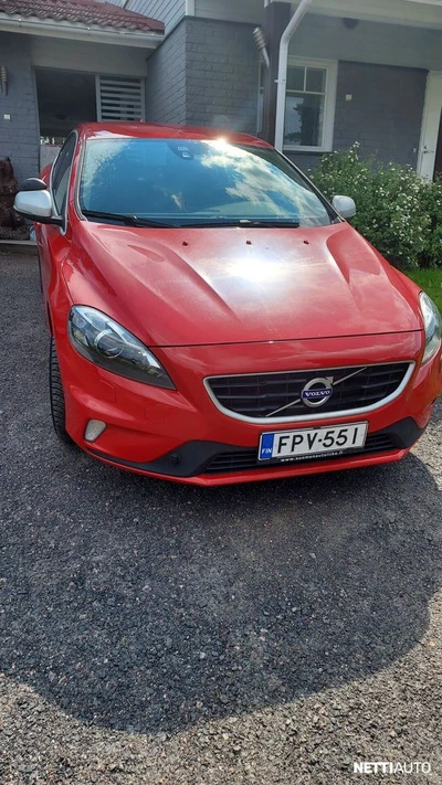 Volvo V40 D2 Business R-Design 2015, kuva 2/10