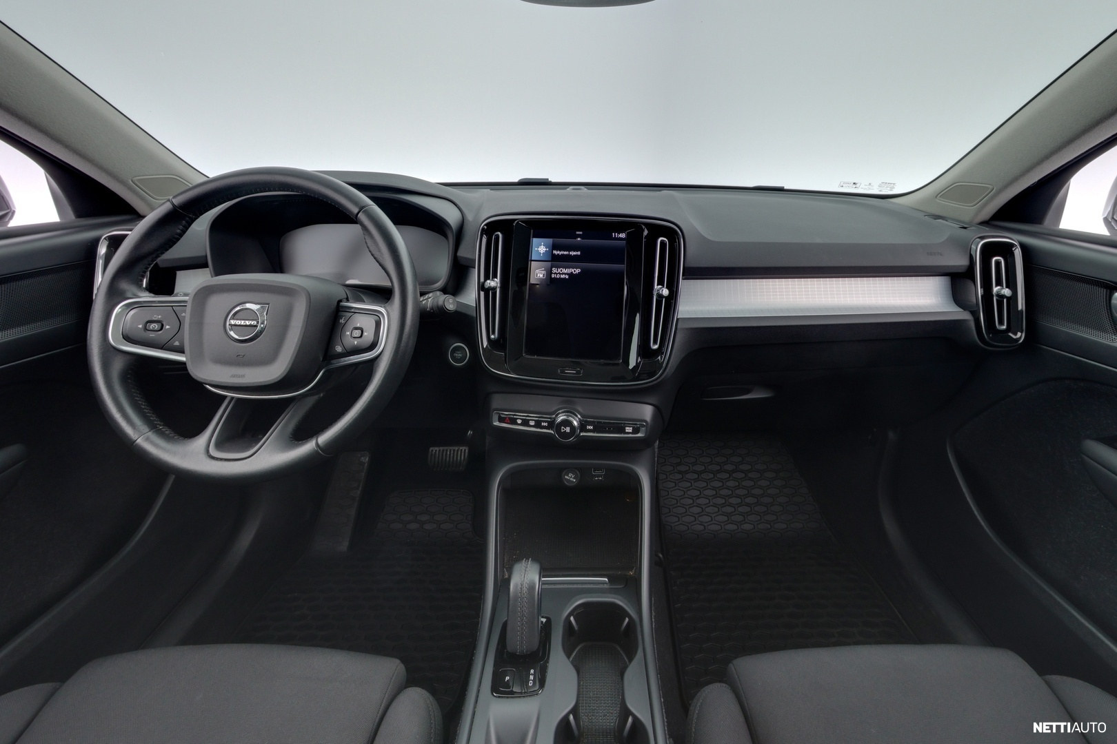 Volvo XC40 2021, photo 7/12