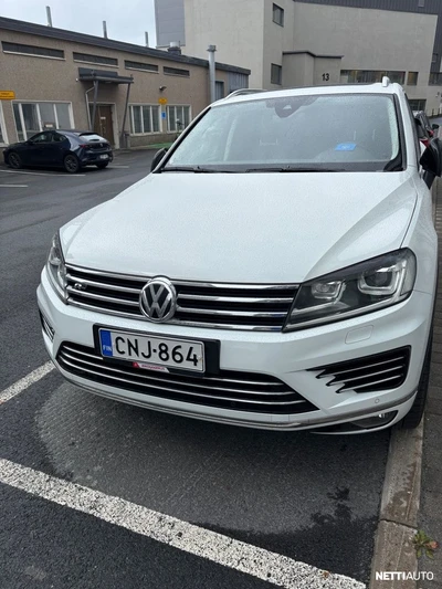 Volkswagen Touareg 2015, kuva 1/10
