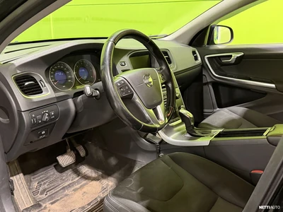 Volvo V60 2012, photo 5/9