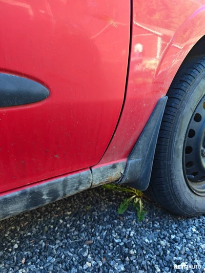 Nissan Almera 2000, kuva 5/10