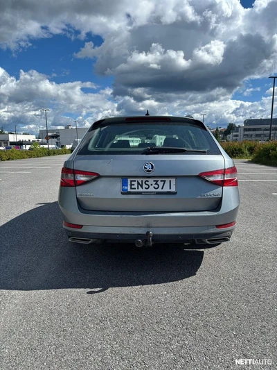 Skoda Superb 2016, photo 4/10