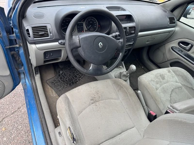 Renault Clio 4D HATCHBACK 1.4 16V 2002, photo 4/4
