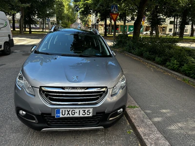 Peugeot 2008 Allure e-HDi 92 FAP 2Tronic 2013, photo 2/13