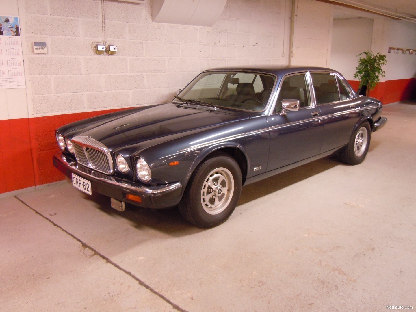 Daimler Double Six