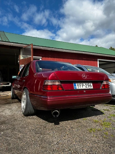 Mercedes-Benz 124 1994, kuva 4/17