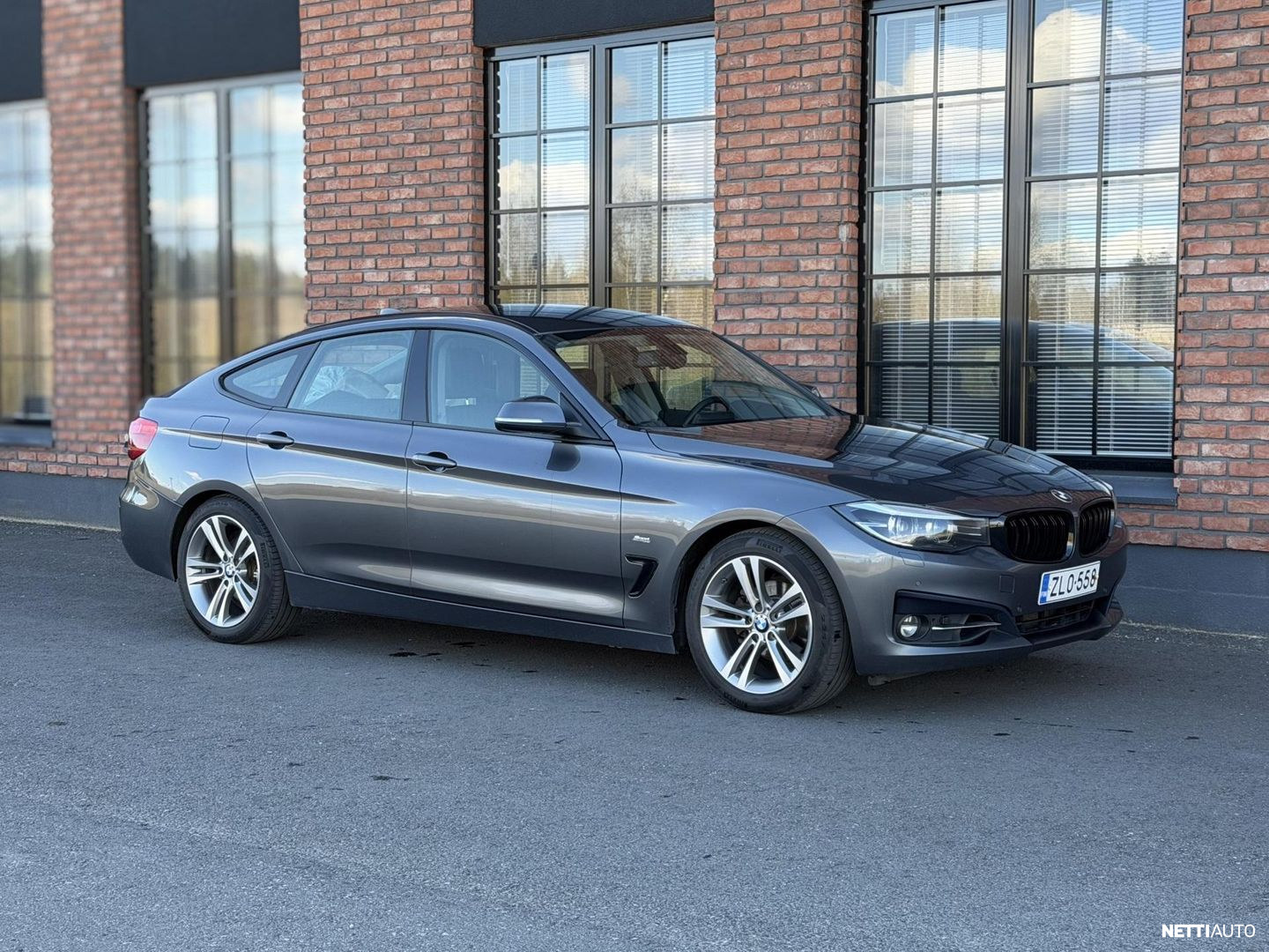 BMW 320