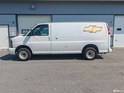 Chevrolet Express 2500 2011, kuva 3/12