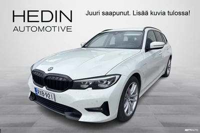 BMW 330 2021, photo 1/6