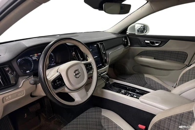 Volvo V60 D3 AWD Momentum aut. 2019, kuva 3/3