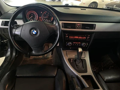 BMW 325 E90 Sedan 2008, kuva 4/4