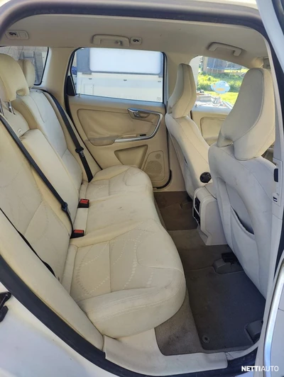 Volvo XC60 2.4D-175 KIN GE 2010, kuva 3/6