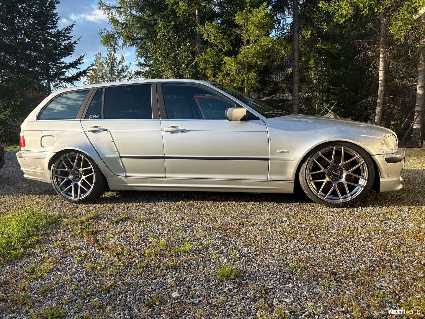 BMW 330