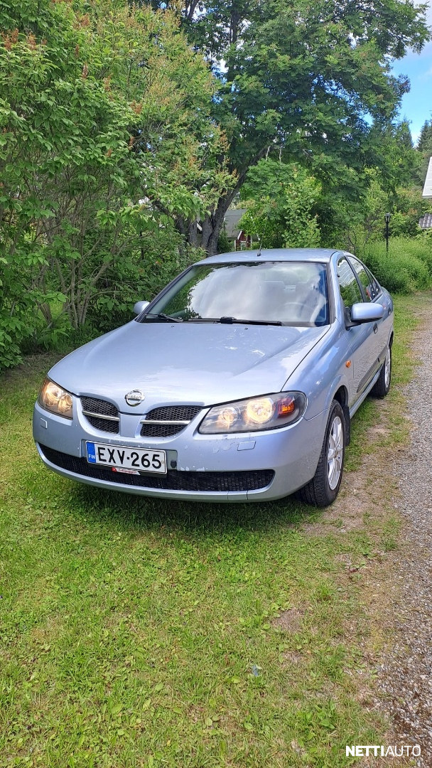 Nissan Almera