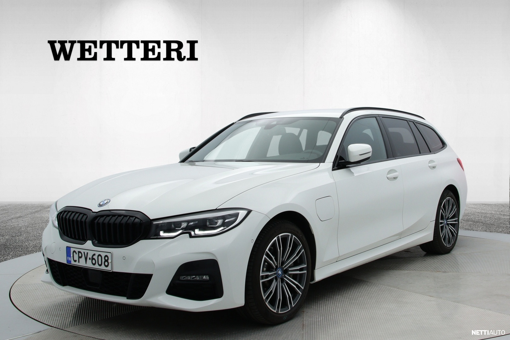BMW 330