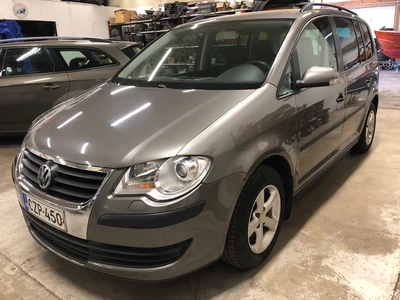 Volkswagen Touran Conceptline 1,6 75 kW 2007, kuva 4/23