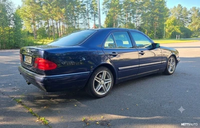 Mercedes-Benz E 300 TD Elegance 1999, photo 4/12