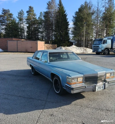 Cadillac Brougham 1988, photo 2/14