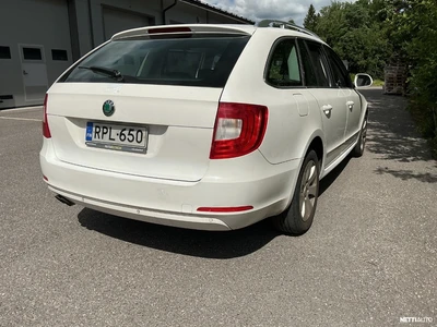 Skoda Superb 2010, kuva 3/10