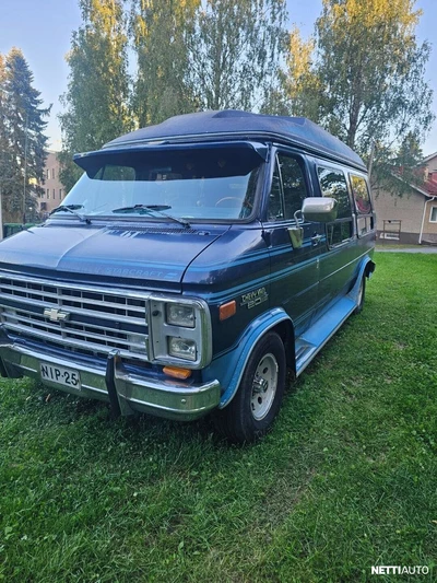 Chevrolet Chevy Van 350 1990, kuva 2/12