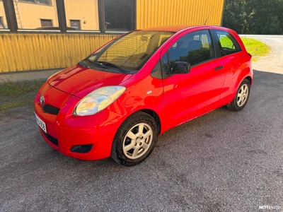 Toyota Yaris 2009, photo 2/8