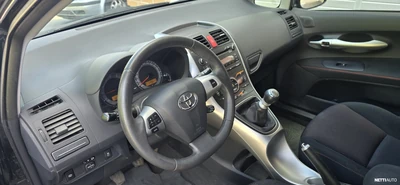 Toyota Auris 2012, kuva 7/16