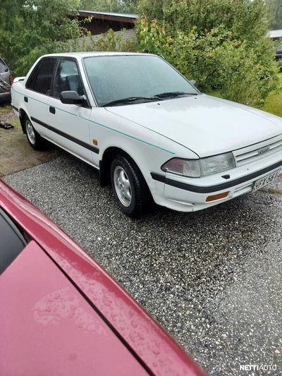 Toyota Carina II 1991, kuva 2/4