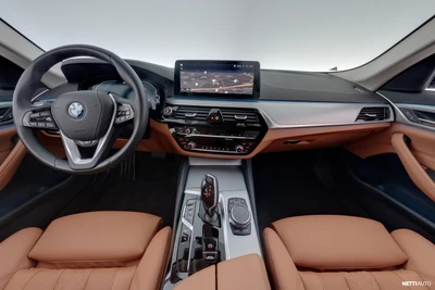 BMW 530 2023, kuva 7/19