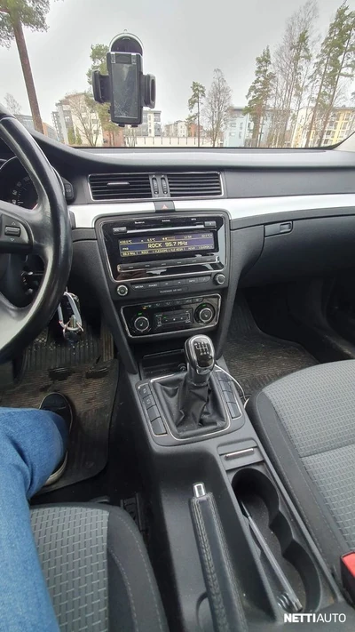 Skoda Superb 2010, photo 4/17