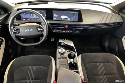 Kia EV6 2022, photo 7/28