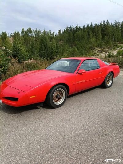 Pontiac Firebird 1990, kuva 2/9