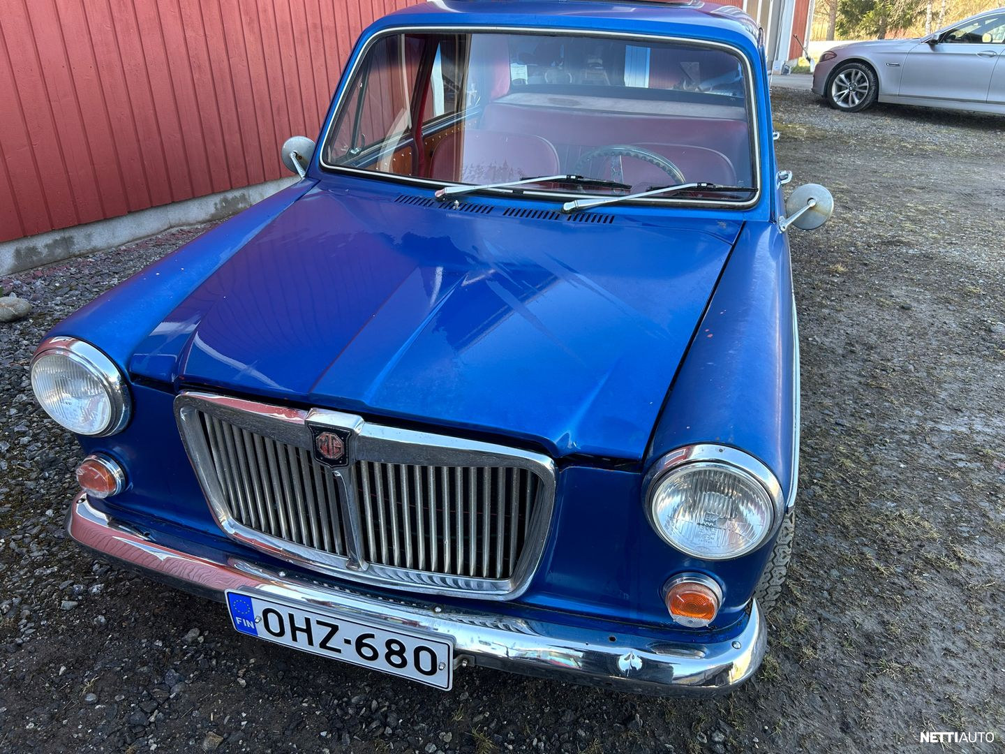 MG 1100