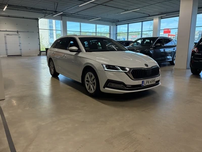 Skoda Octavia 2021, photo 3/10