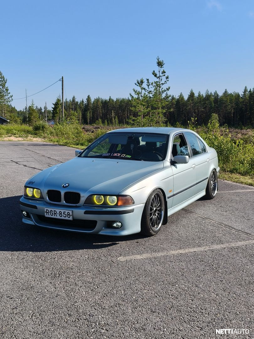 BMW 523