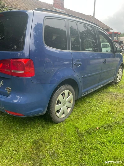 Volkswagen Touran 2011, photo 6/11