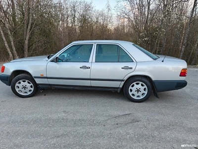Mercedes-Benz 230 1985, photo 3/12
