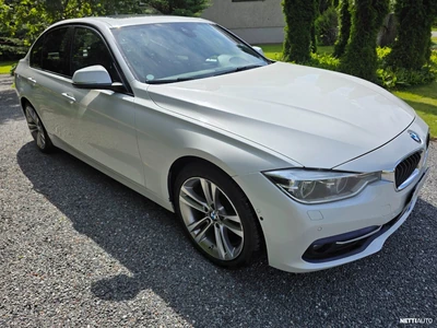 BMW 330 2016, photo 2/12