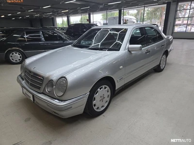 Mercedes-Benz E E 300 Td Elegance 1998, photo 3/15