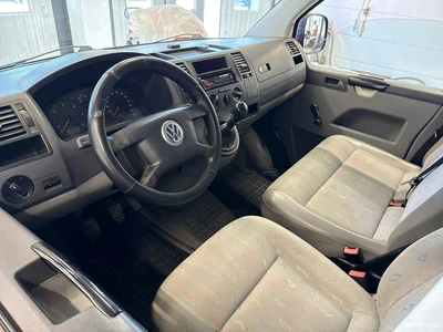 Volkswagen Transporter Kombi 2,5 TDI 2005, photo 6/19