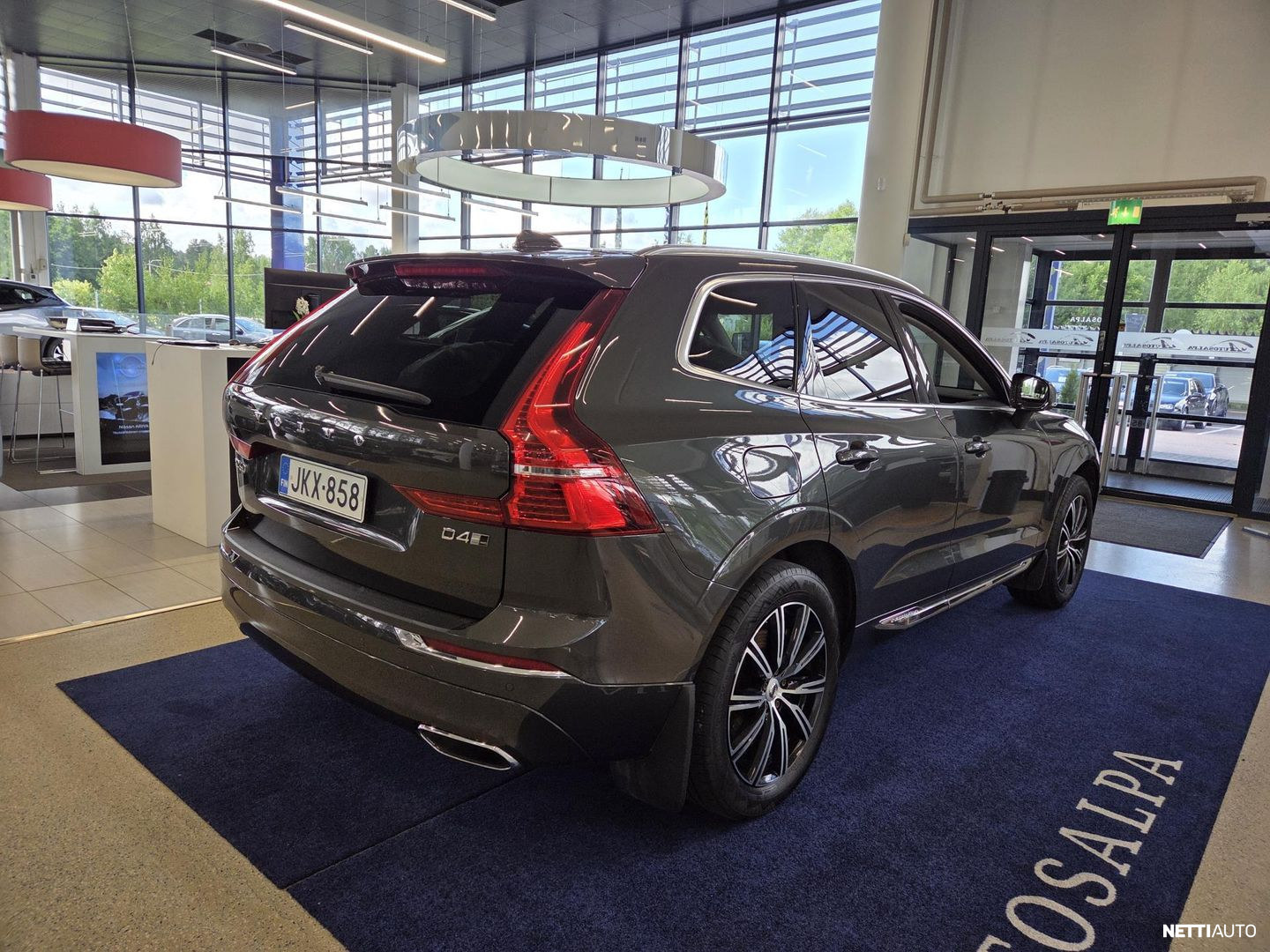 Volvo XC60 2018, photo 2/18